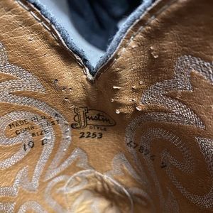 Men Justin boots 2253  sz 10D